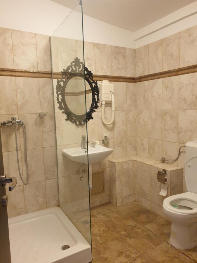 Hotel Queen Bukareszt Zewnętrze zdjęcie