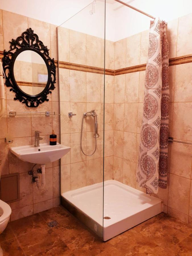 Hotel Queen Bukareszt Zewnętrze zdjęcie